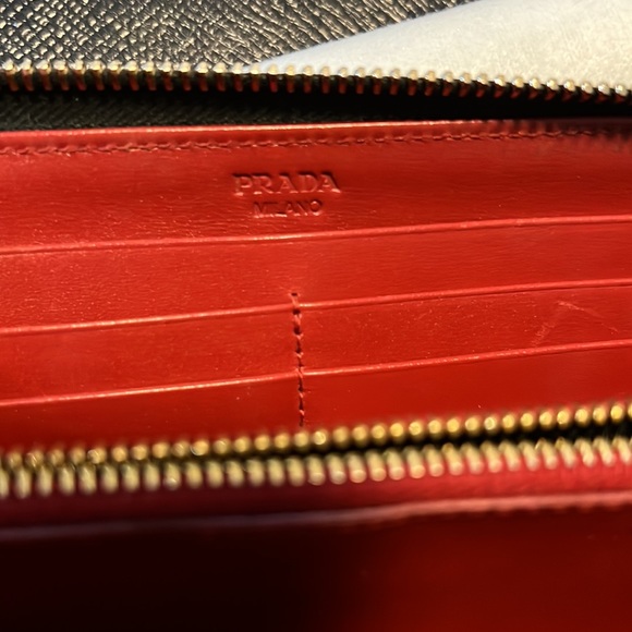 Prada Wallet Authentic - Picture 5 of 9